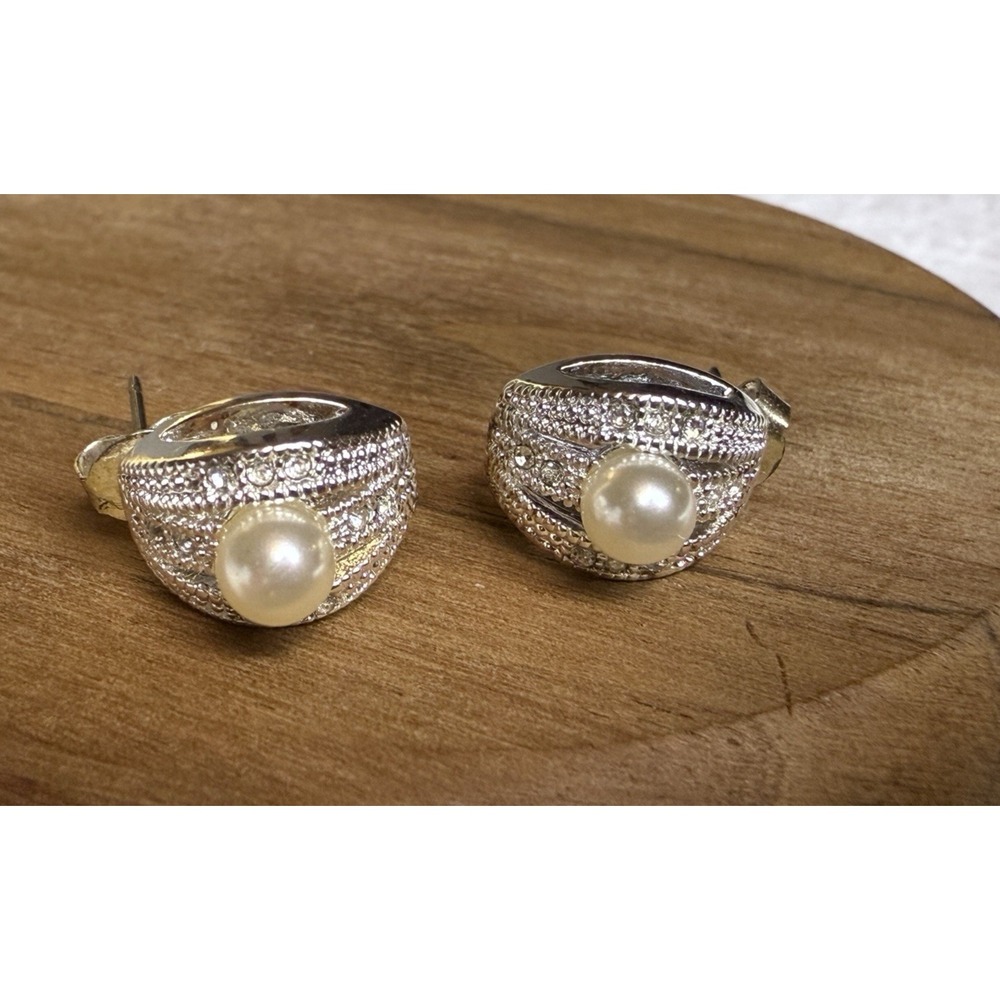 Bridgertoncore Grandmacore Vintage Earrings Stamped NVC Pearl Silver‎ Tone